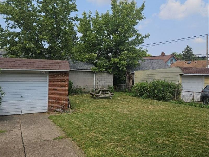 4518 Archmere Avenue , Cleveland, OH 44109 Photo 3