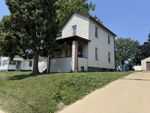 2317 2nd Street , Unit 1, Peru, IL 61354