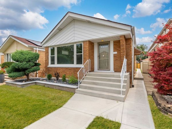 6031 S Moody Avenue, Chicago, IL 60638