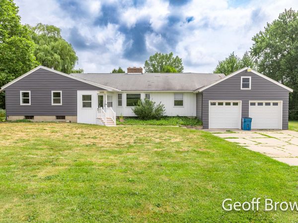 16490 8th Avenue, Marne, MI 49435
