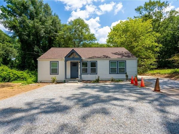 3822 Bakers Ferry Road SW, Atlanta, GA 30331