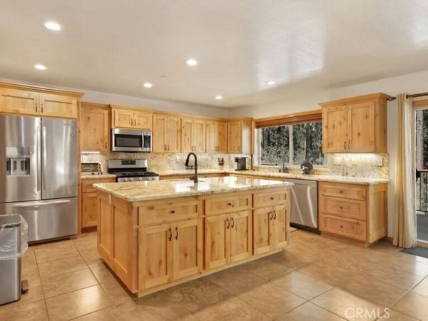 390 Canvasback Rd, Big Bear Lake, CA 92315