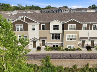 2217 Gateway Curve, North Saint Paul, MN 55109