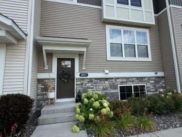2217 Gateway Curve, North Saint Paul, MN 55109