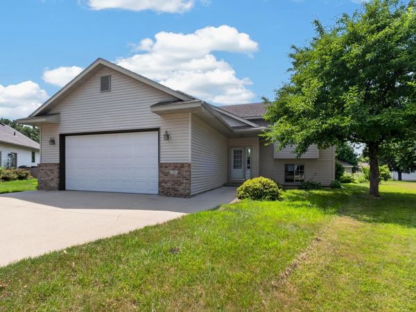 206 Hunters Court, Eagle Lake, MN 56024