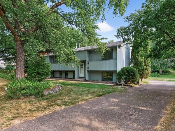 408-410 Cardigan Road, Shoreview, MN 55126