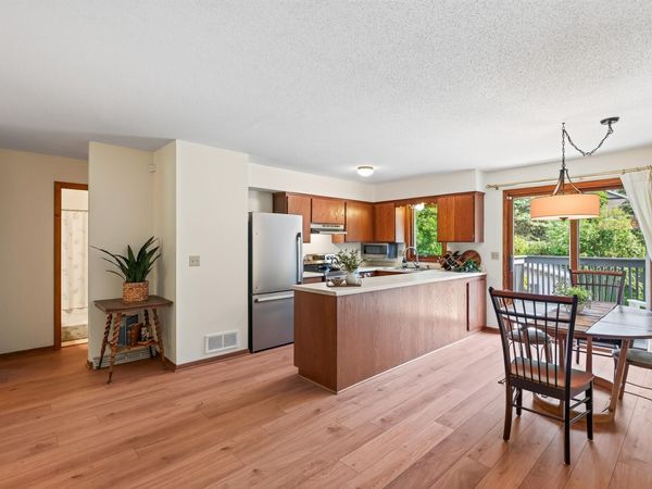 408-410 Cardigan Road, Shoreview, MN 55126