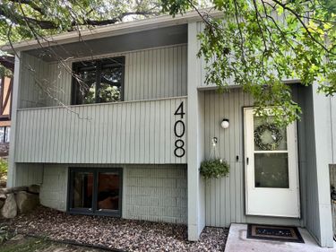 408-410 Cardigan Road, Shoreview, MN 55126