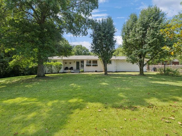 6567 Brownlee Dr , Nashville, TN 37205