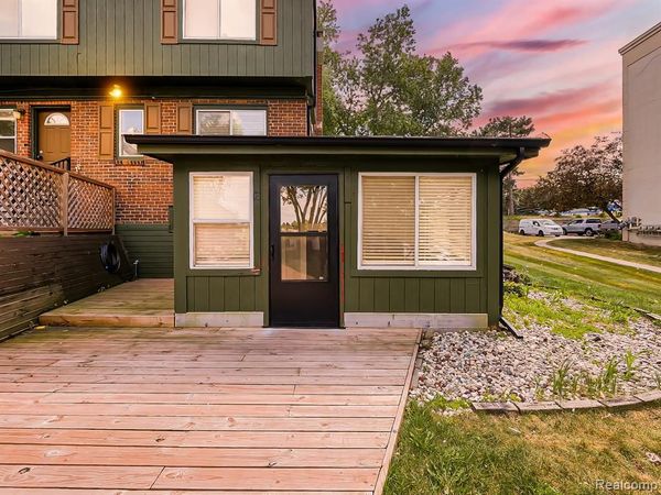 3170 Dixie Highway, Unit E, Waterford Township, Mi 48328