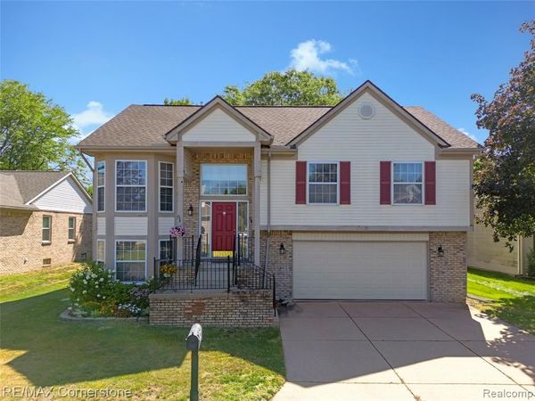 8176 Emerald Lane E, Westland, Mi 48185