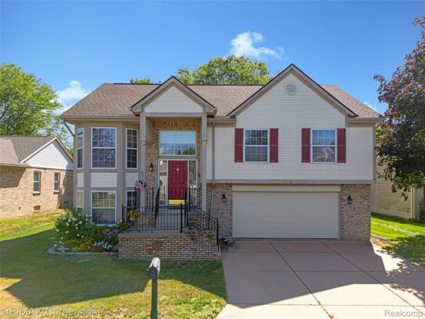 8176 Emerald Lane E, Westland, Mi 48185