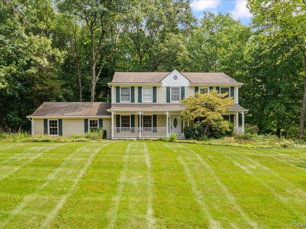 9019 Silver Pine Drive, Green Oak Township, Mi 48178