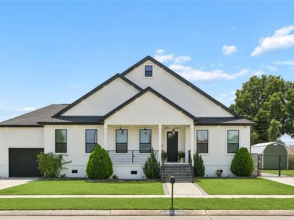 2821 CHARLES Drive , Chalmette, LA 70043