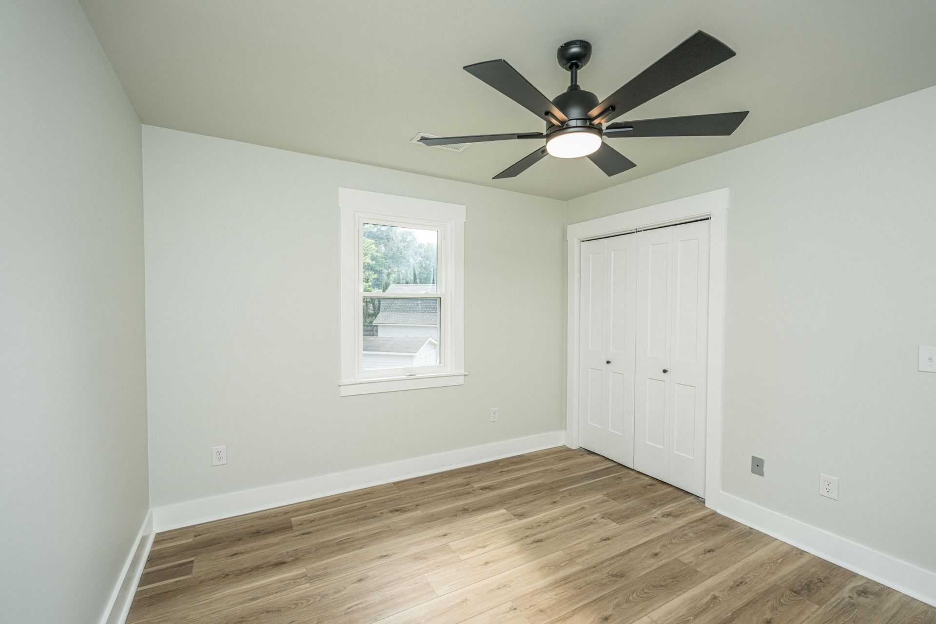 728 Gilmore Court Photo 27
