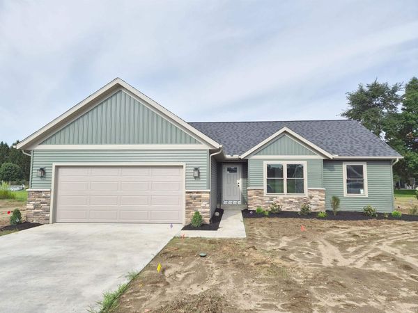 425 N Eastfield Circle, Milford, IN 46526
