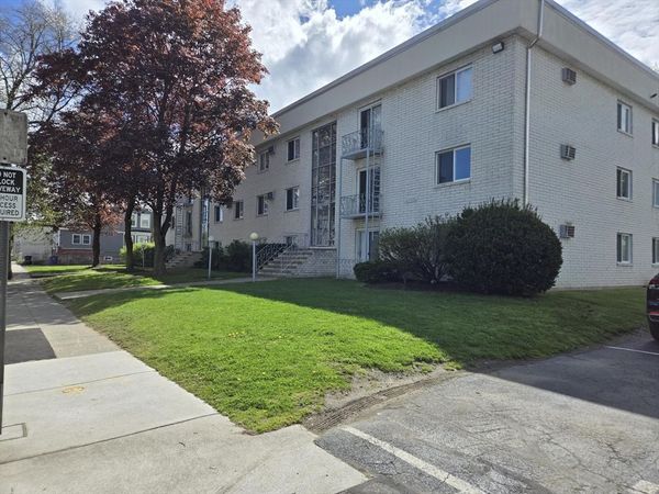24 Inman St, Unit 8, Lawrence, MA 01843