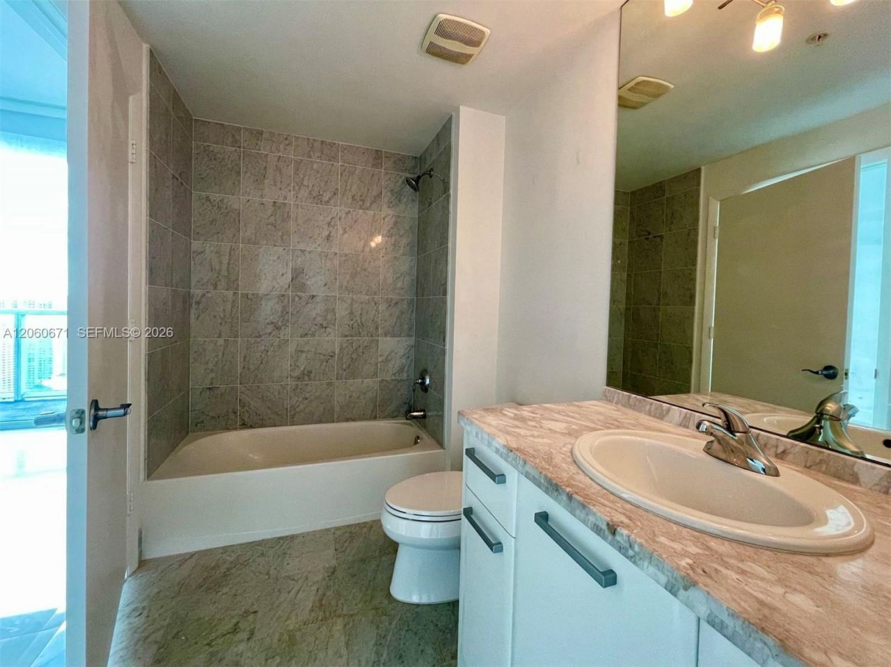 244 Biscayne Blvd, Unit 4307, Miami, FL 33132 Photo