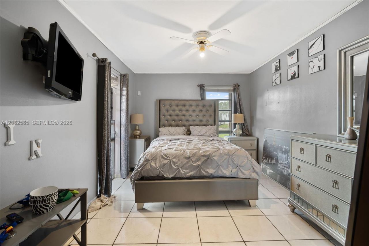 12330 SW 39th Ter , Miami, FL 33175 Photo