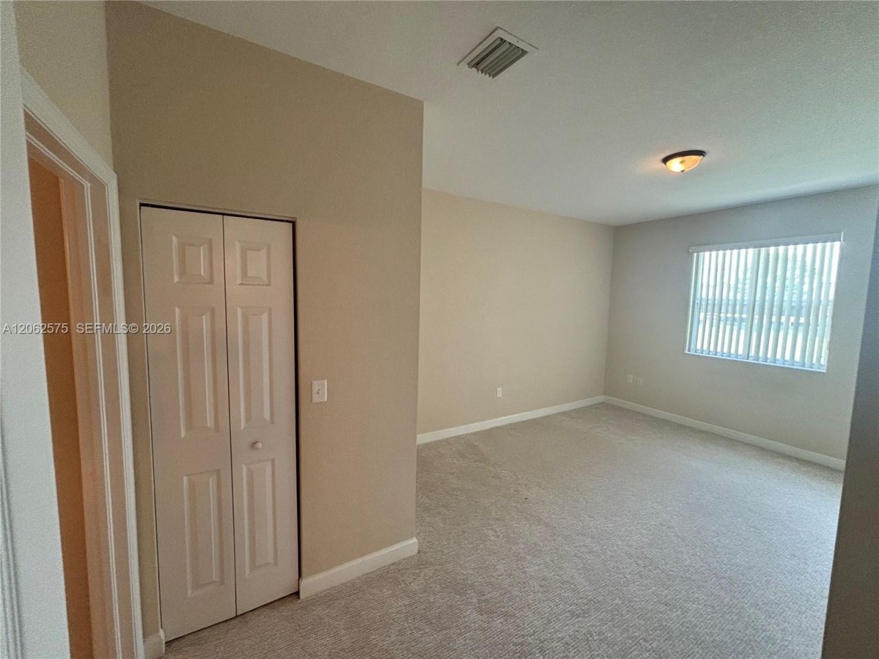 1015 NE 208th St , Miami, FL 33179 Photo