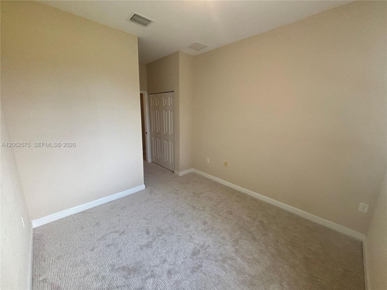 1015 NE 208th St , Miami, FL 33179 Photo