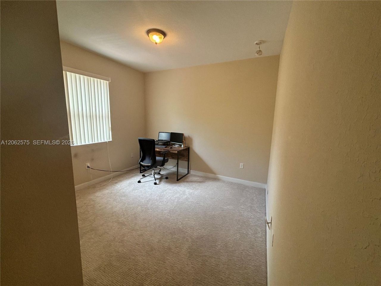 1015 NE 208th St , Miami, FL 33179 Photo