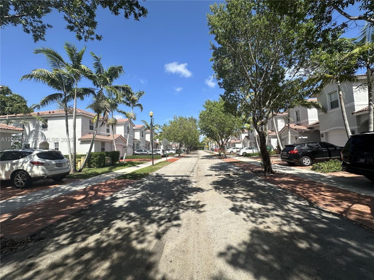 1015 NE 208th St , Miami, FL 33179 Photo