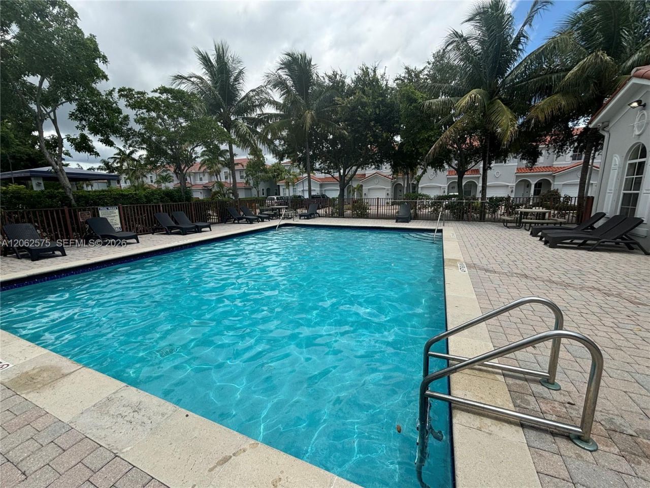 1015 NE 208th St , Miami, FL 33179 Photo