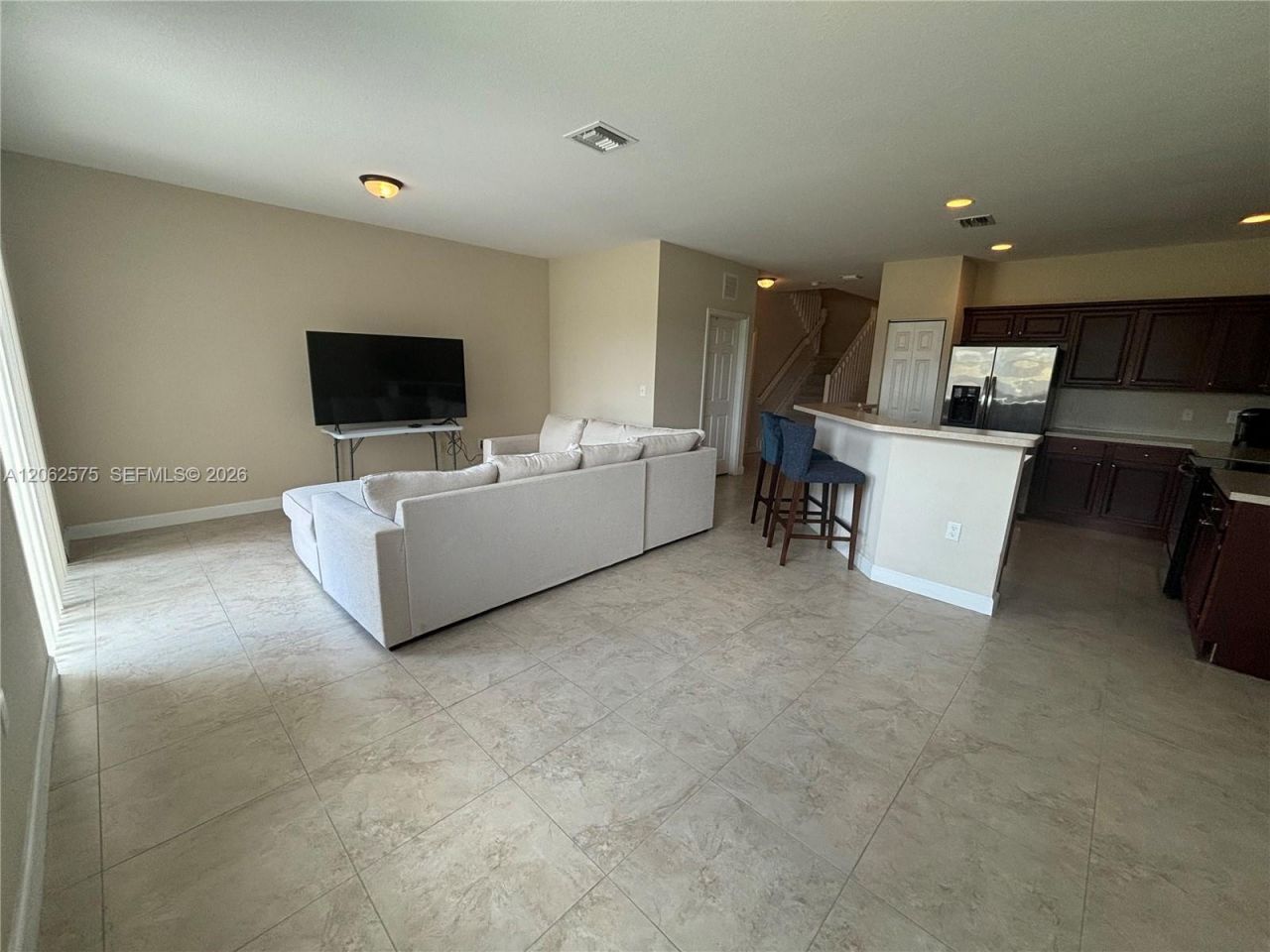 1015 NE 208th St , Miami, FL 33179 Photo