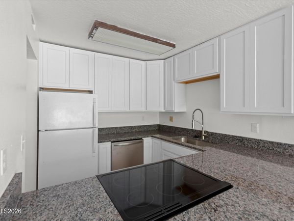 2555 Clear Acre Lane, Unit APT 32, Reno, NV 89512
