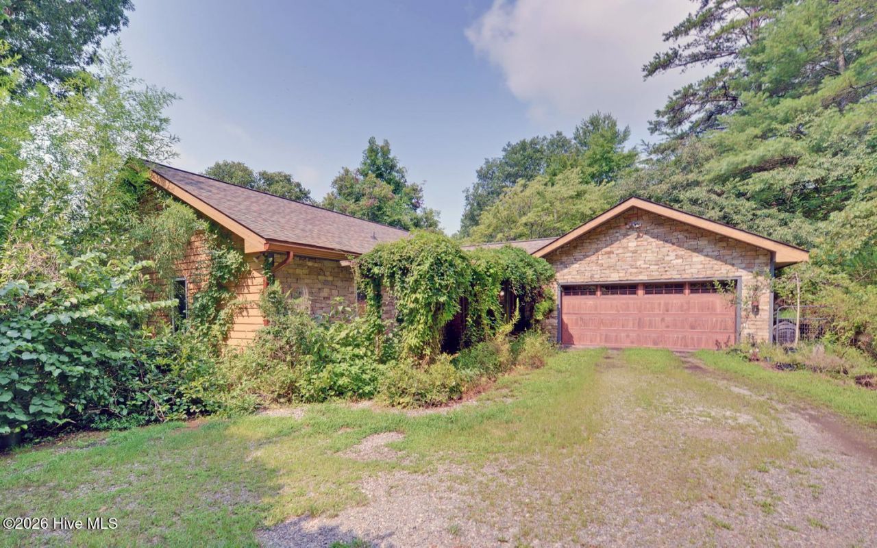 475 Rivercane Road , Brasstown, NC 28902 Main Photo