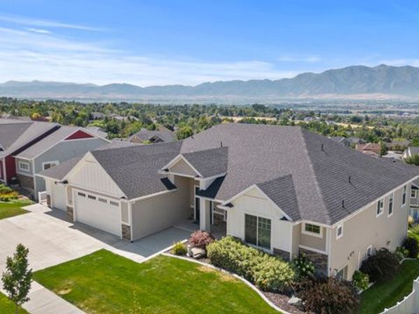 73 N SHERWOOD DR , Providence, UT 84332