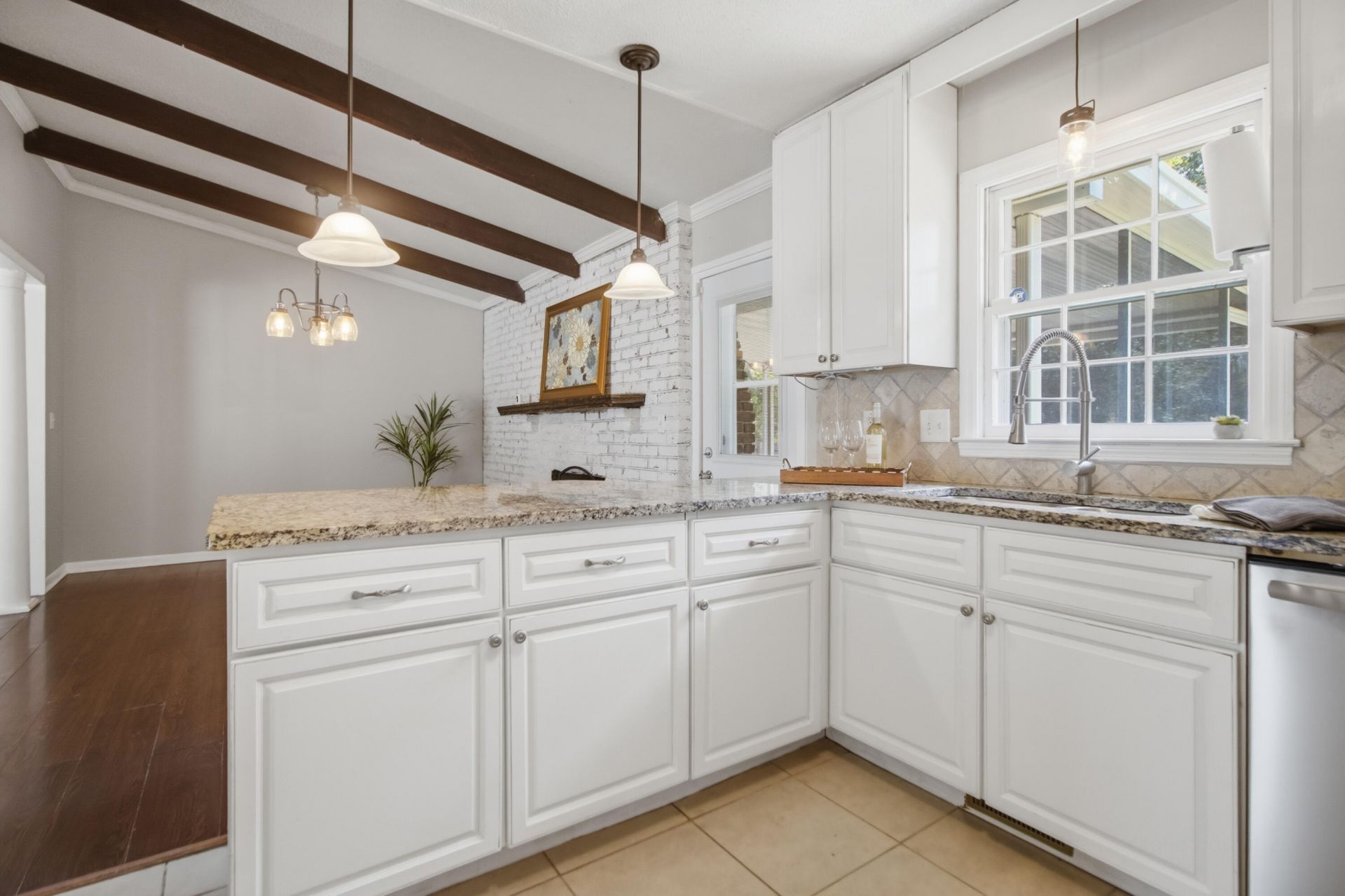 102 Marmet Court Photo 16