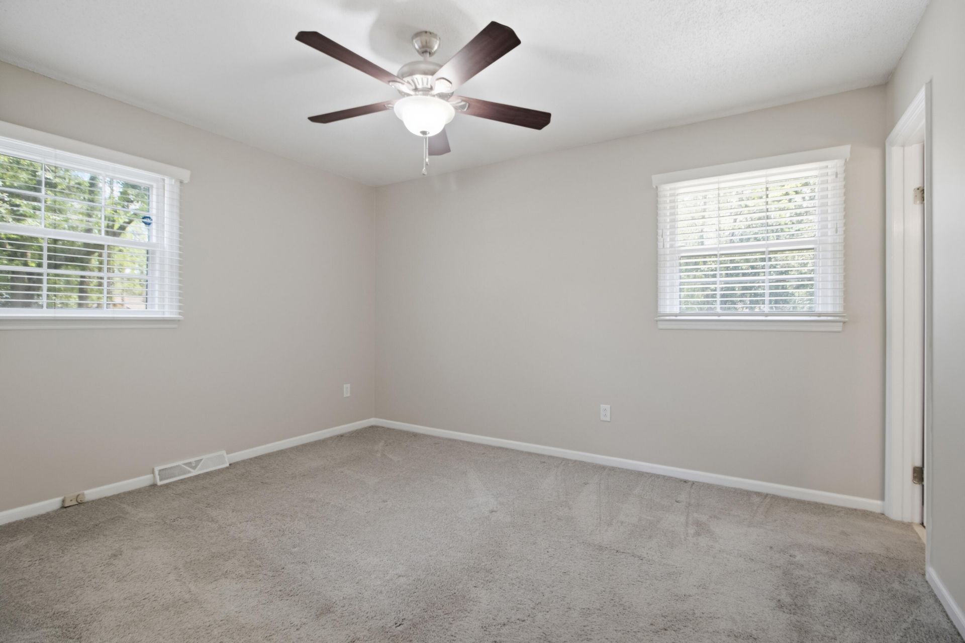 102 Marmet Court Photo 24