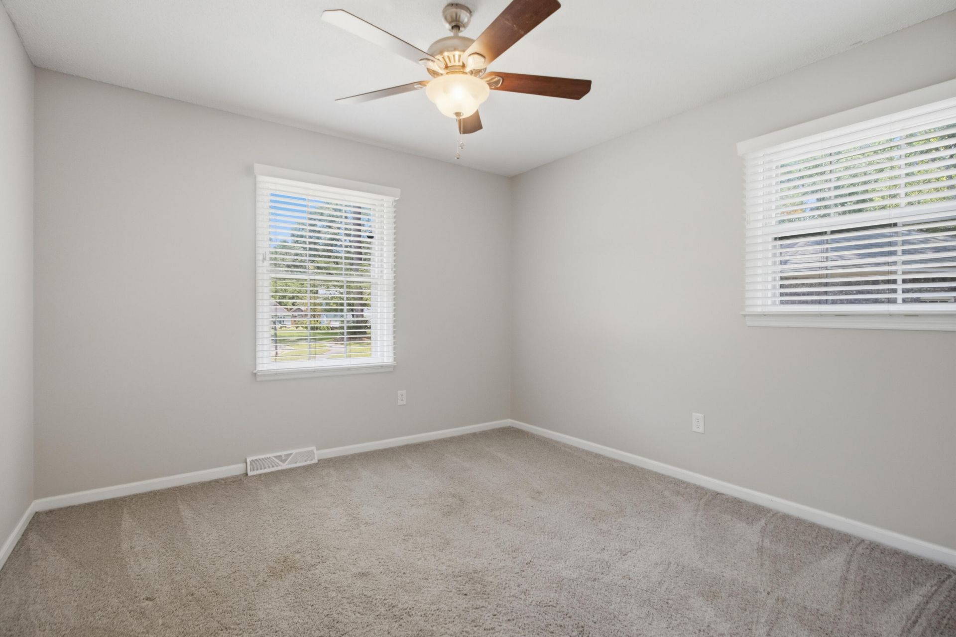 102 Marmet Court Photo 25