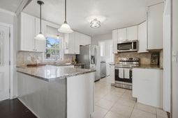 102 Marmet Court photo 4