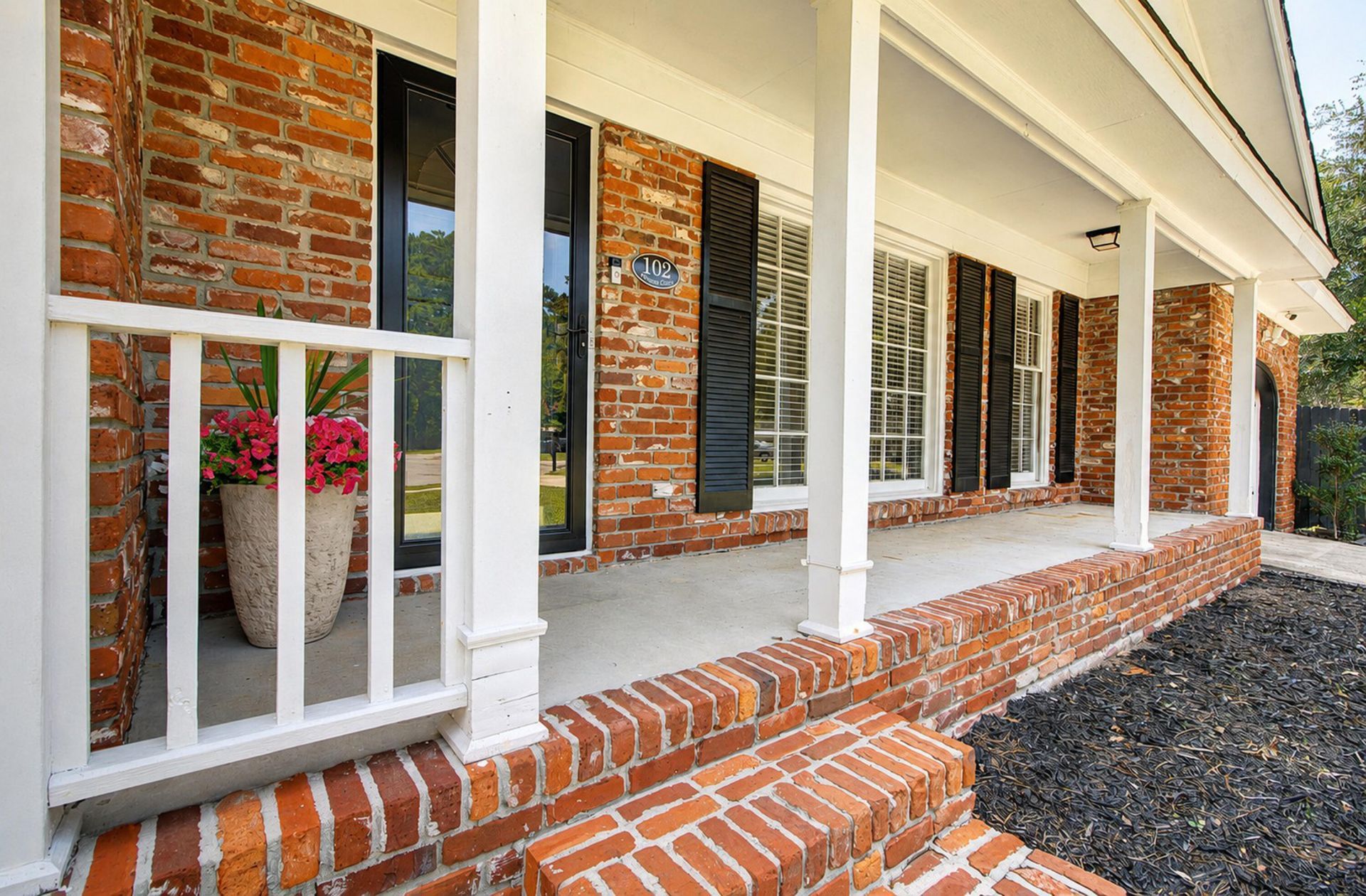 102 Marmet Court Photo 8