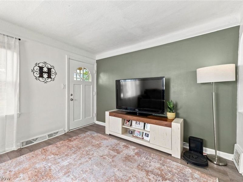 9310 Orchard Avenue , Brooklyn, OH 44144 Photo 5
