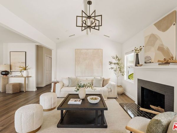 8421 Airlane Avenue, Los Angeles, CA 90045