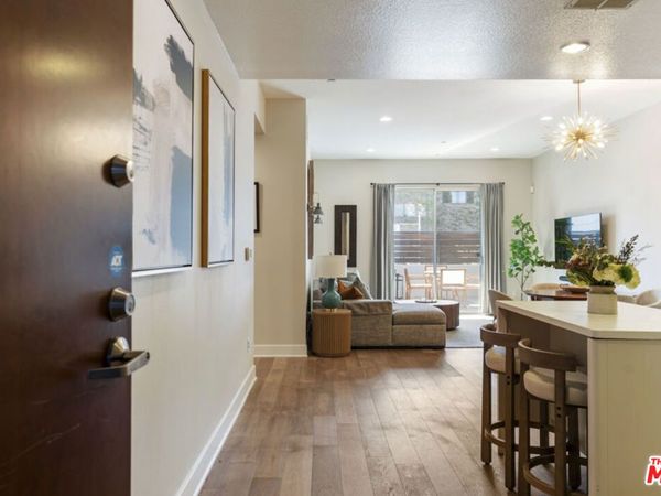13337 Beach Avenue, Unit 106, Marina Del Rey, CA 90292