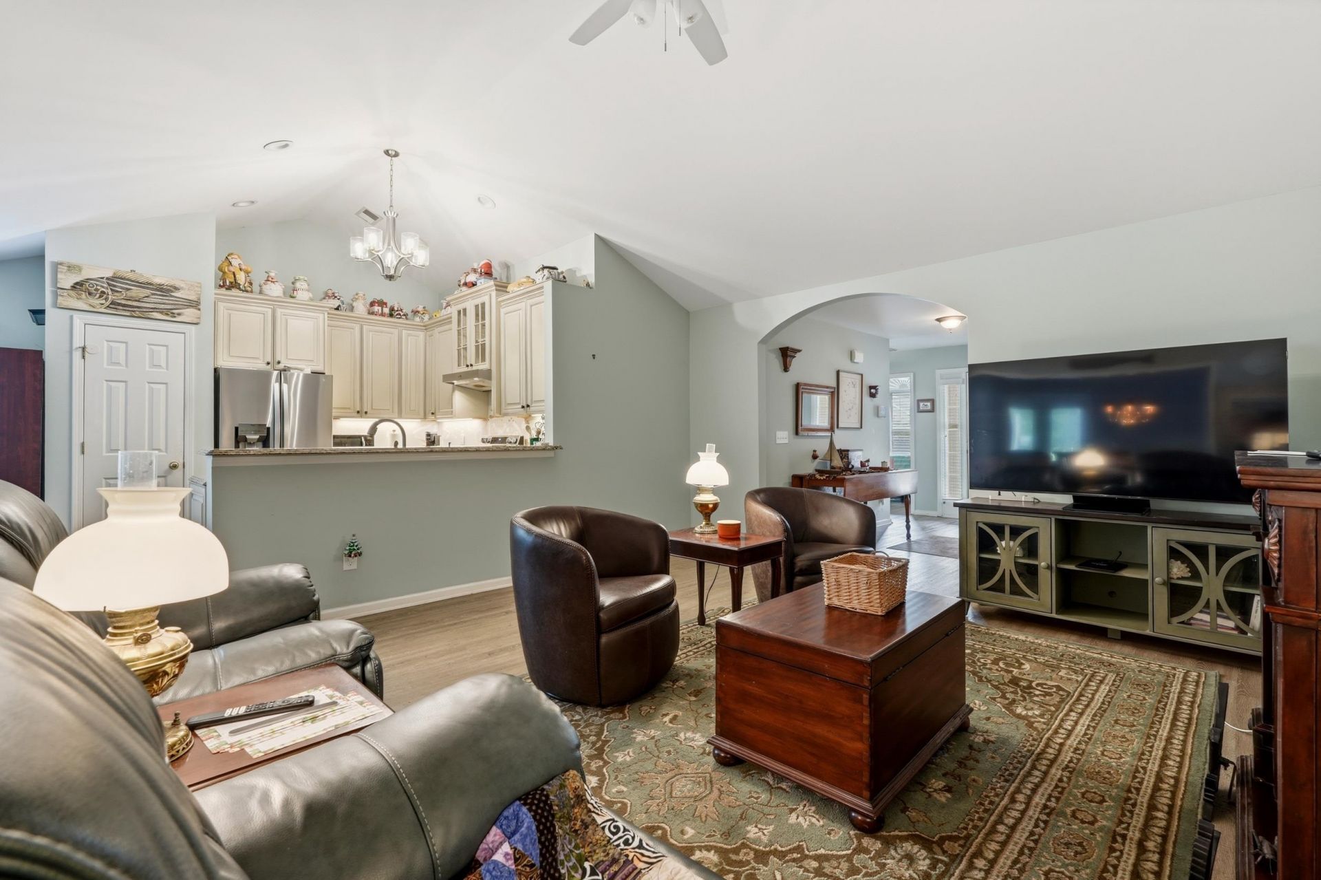 4550 Fringetree Dr.  Photo 6