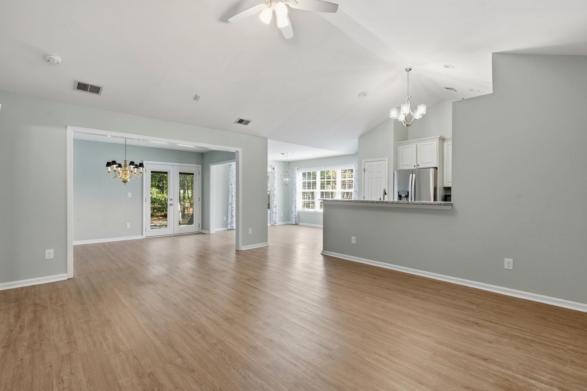 4550 Fringetree Dr. Photo 7