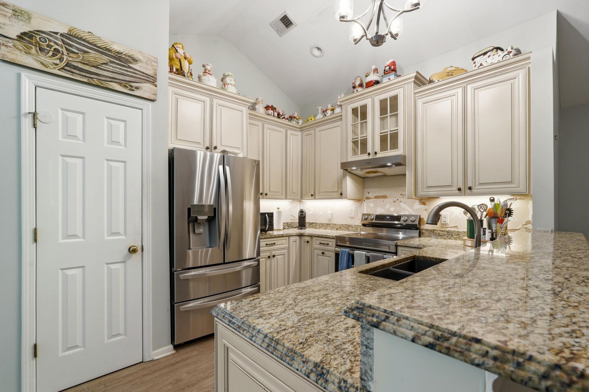 4550 Fringetree Dr.  Photo 8