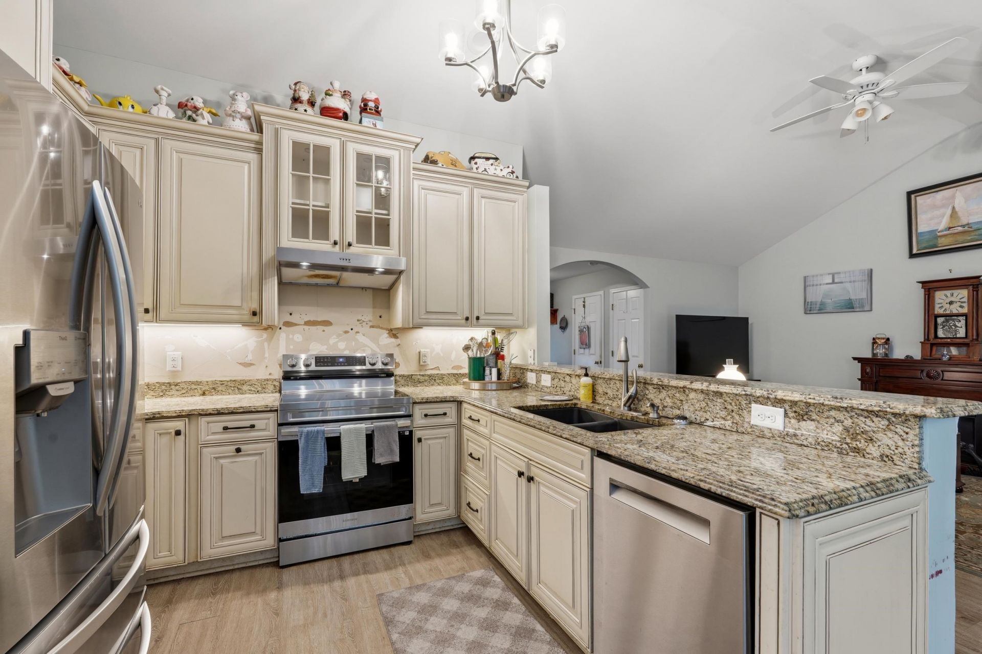 4550 Fringetree Dr.  Photo 9