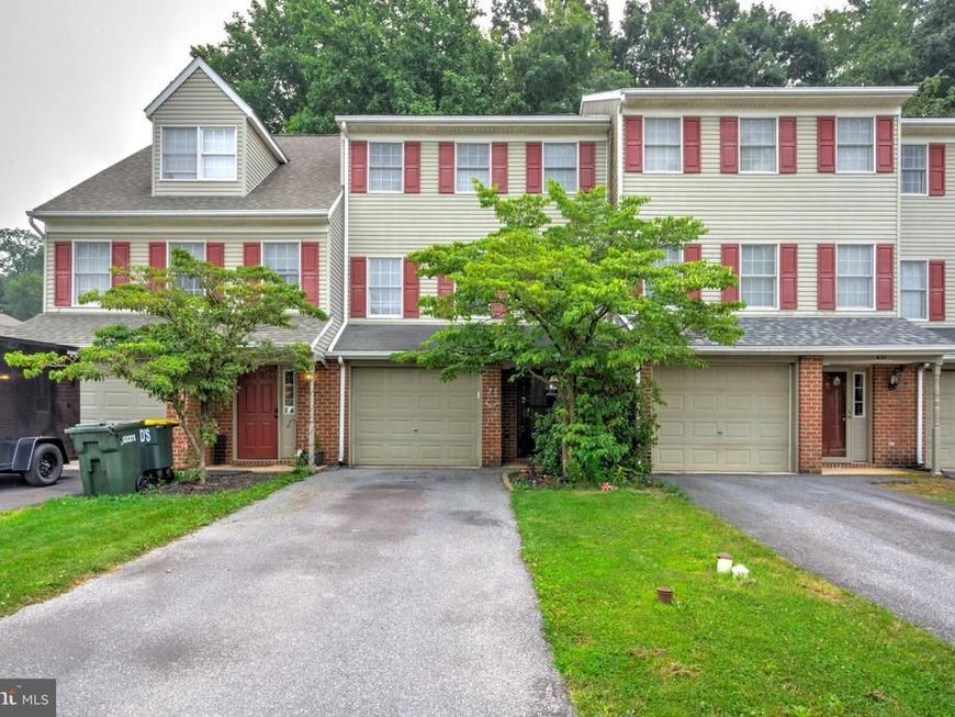 433 Crosswinds Drive, Lititz, PA 17543 Main Photo