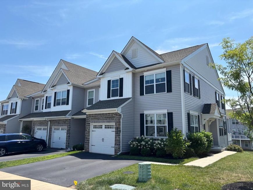 104 Larrabee Way, Royersford, PA 19468 Main Photo