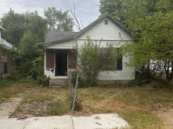 137 E Oakley Street, Flint, Mi 48503