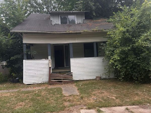221 W Tobias Street, Flint, Mi 48503