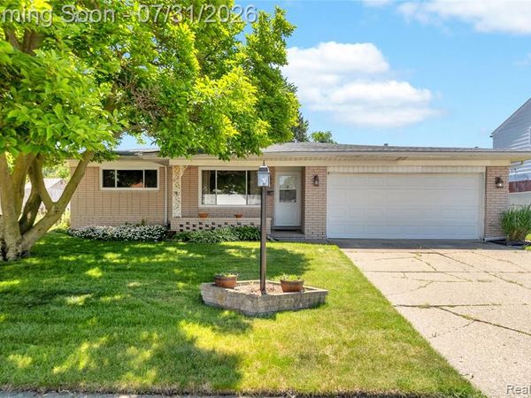 4840 Iowa Drive, Warren, Mi 48092