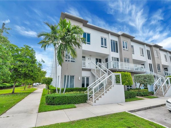 6310 NW 103rd Pl, Unit 201, Doral, FL 33178